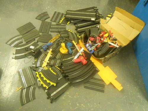 Urgent Auction Ends 26 Feb: Track with over 50 pieces (Working condition not tested)